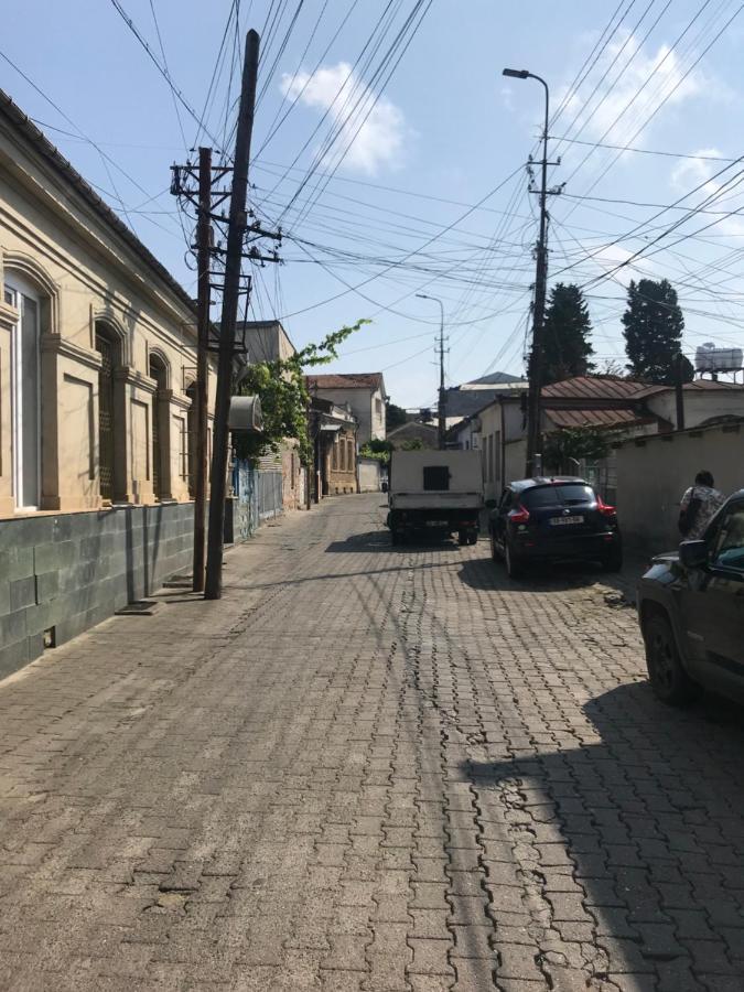 Центр Города Спокойная Улица Kutaisi Esterno foto